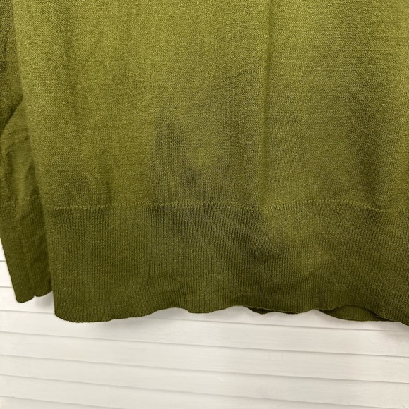 Ann Taylor green turtleneck with button detailing on one shoulder. Size medium. - Picture 5 of 7